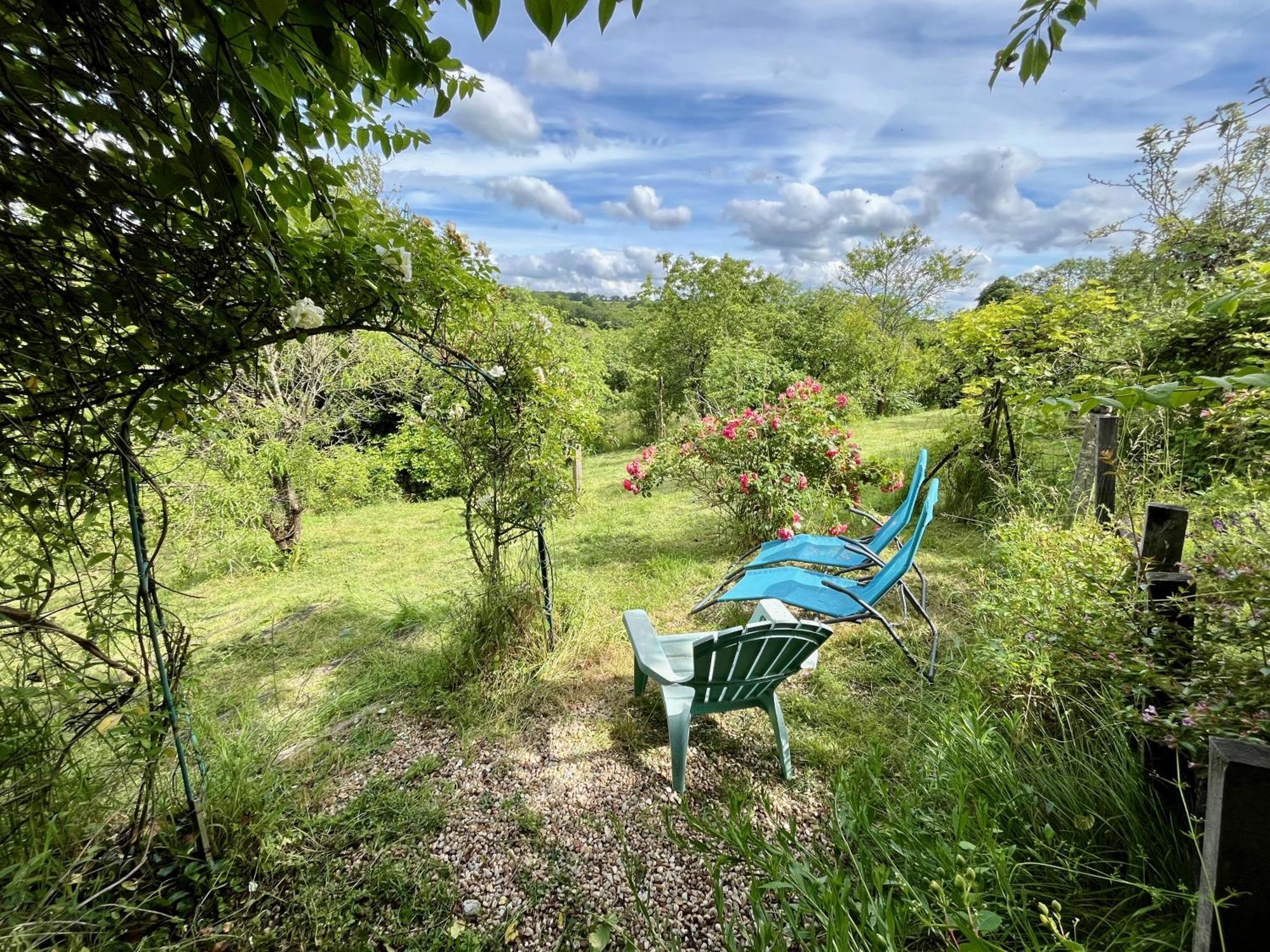 Le Coin Cache Villa Le Vigeant Bagian luar foto